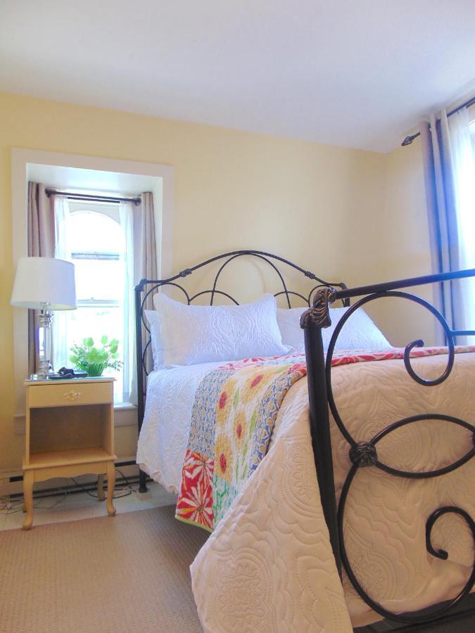The Elizabeth Manor Guesthouse St. John's Room photo