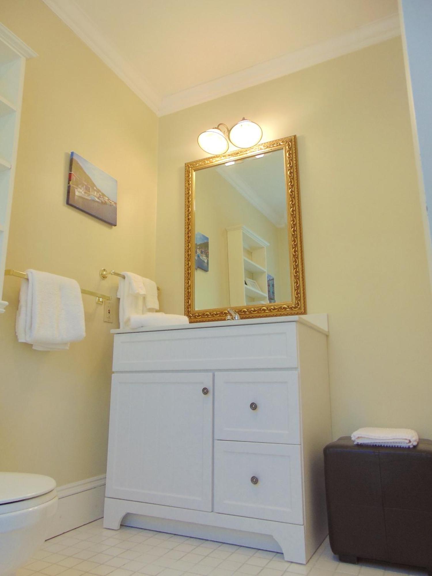 The Elizabeth Manor Guesthouse St. John's Room photo